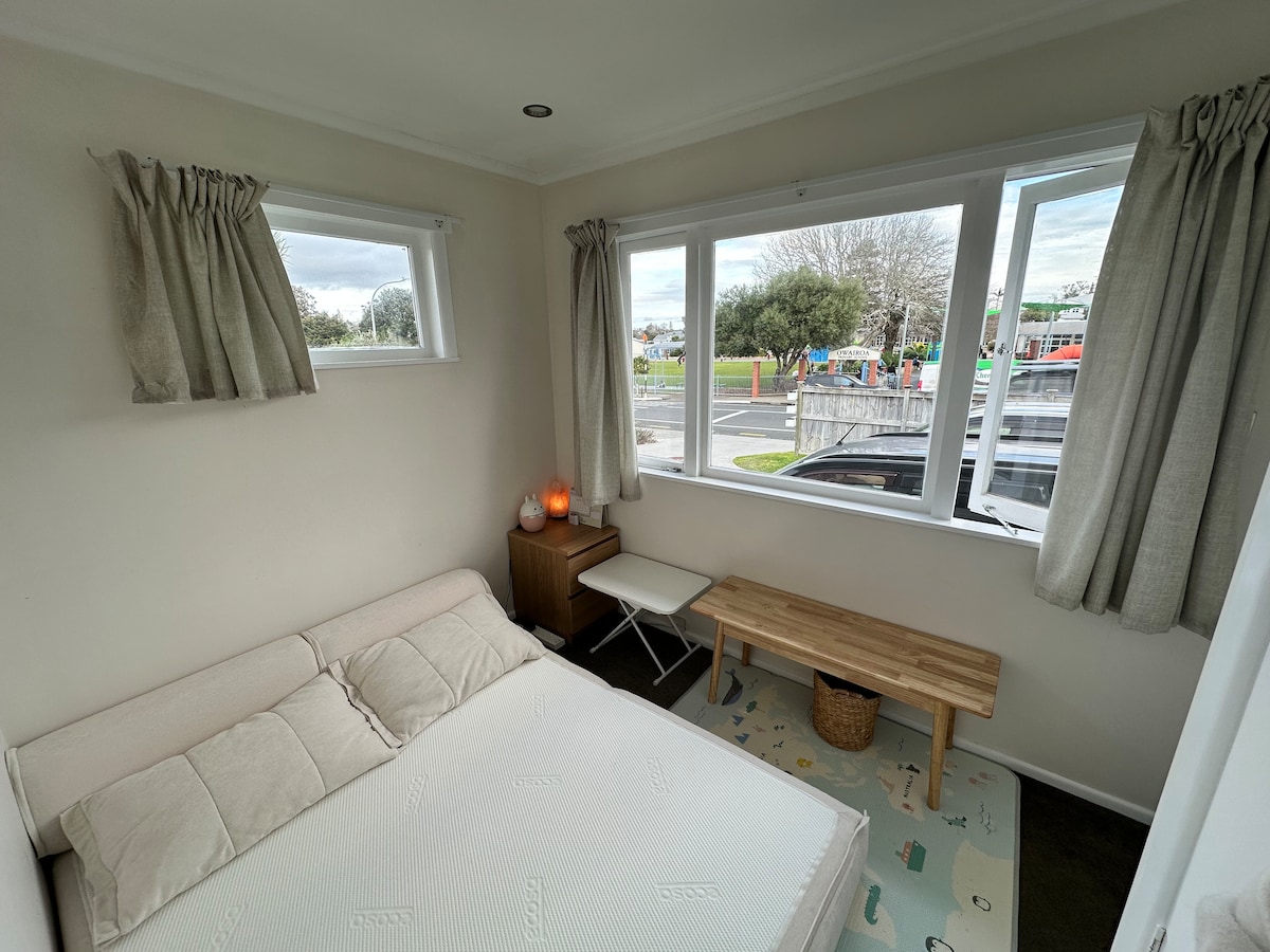 Family homestay opposite Owairoa Primary, Howick - Houses for Rent in ...