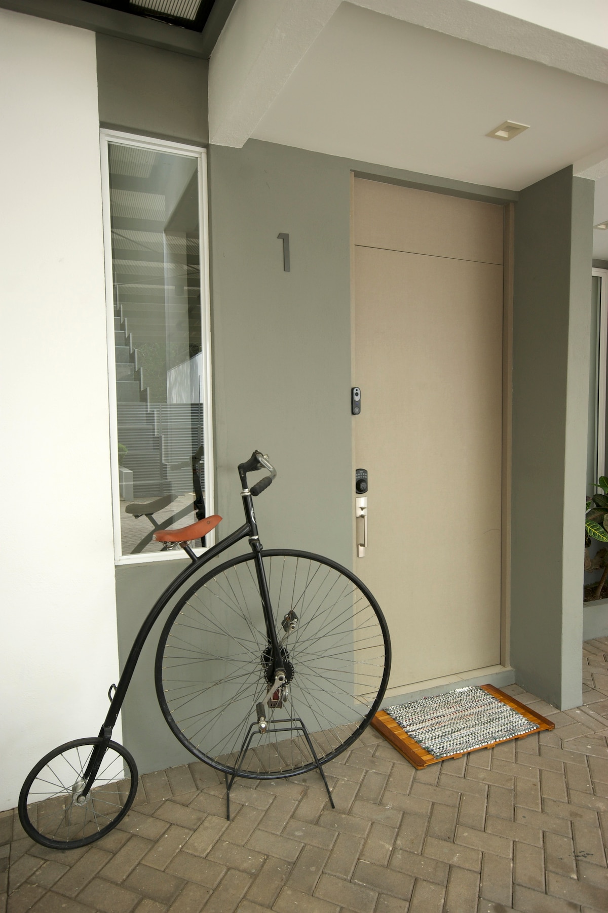 The Eclectic House; Stay cool, play retro. - Houses for Rent in Santa ...