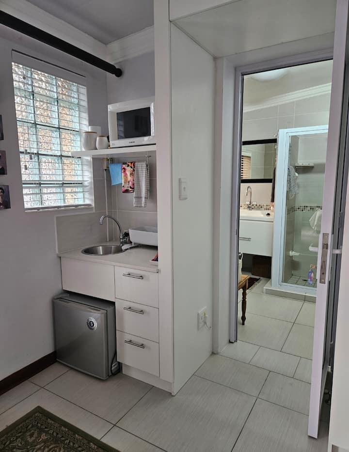 Rephidim- 16 Flame @Supertubes - Apartments for Rent in Jeffreys Bay ...