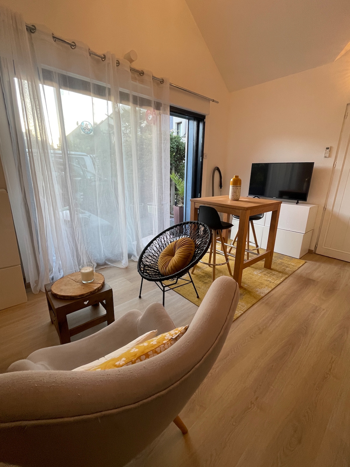 Gemütliches Studio, Meer, GR und Bus in der Nähe – autonom - Wohnungen ...