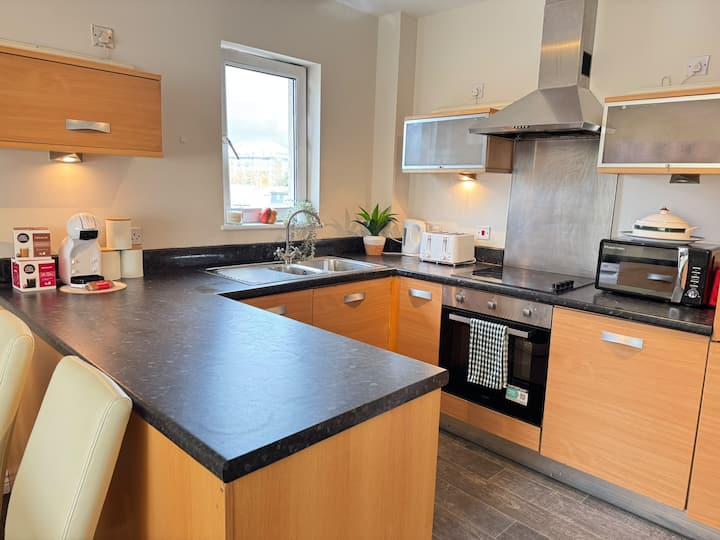 Sample Website Simple One Modern 2BR Cardiff Apartment with Free Parking - Flats for Rent in ...