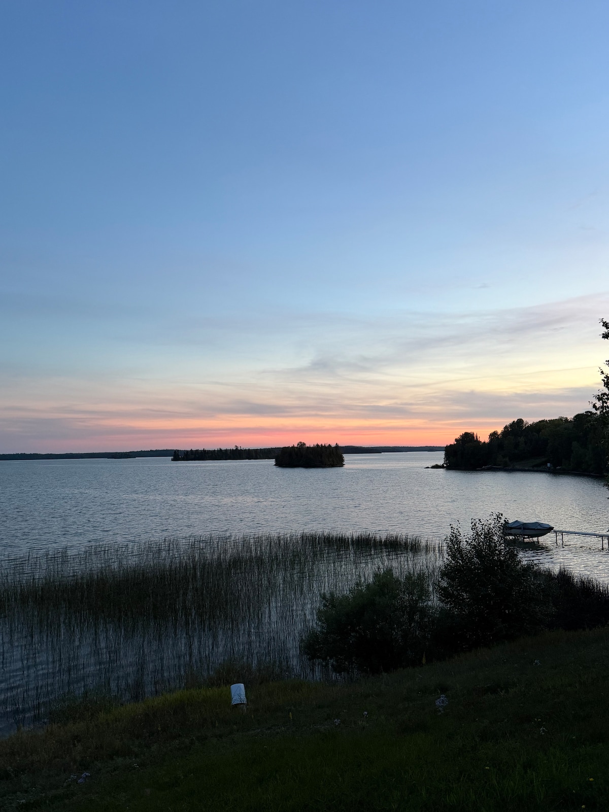 Lakeview Manor - Houses for Rent in Dryden, Ontario, Canada - Airbnb