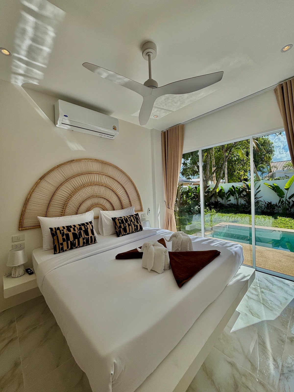 New 1-bedroom villa with swimming pool and private garden - Houses for ...