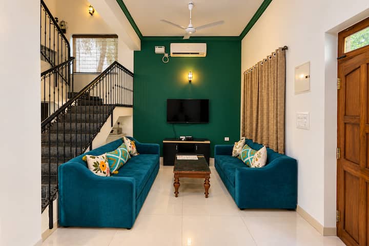 Living room image 1