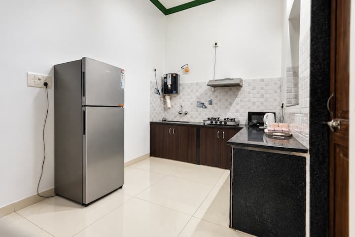 Kitchenette image 1