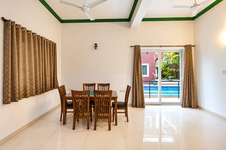 Dining area image 1