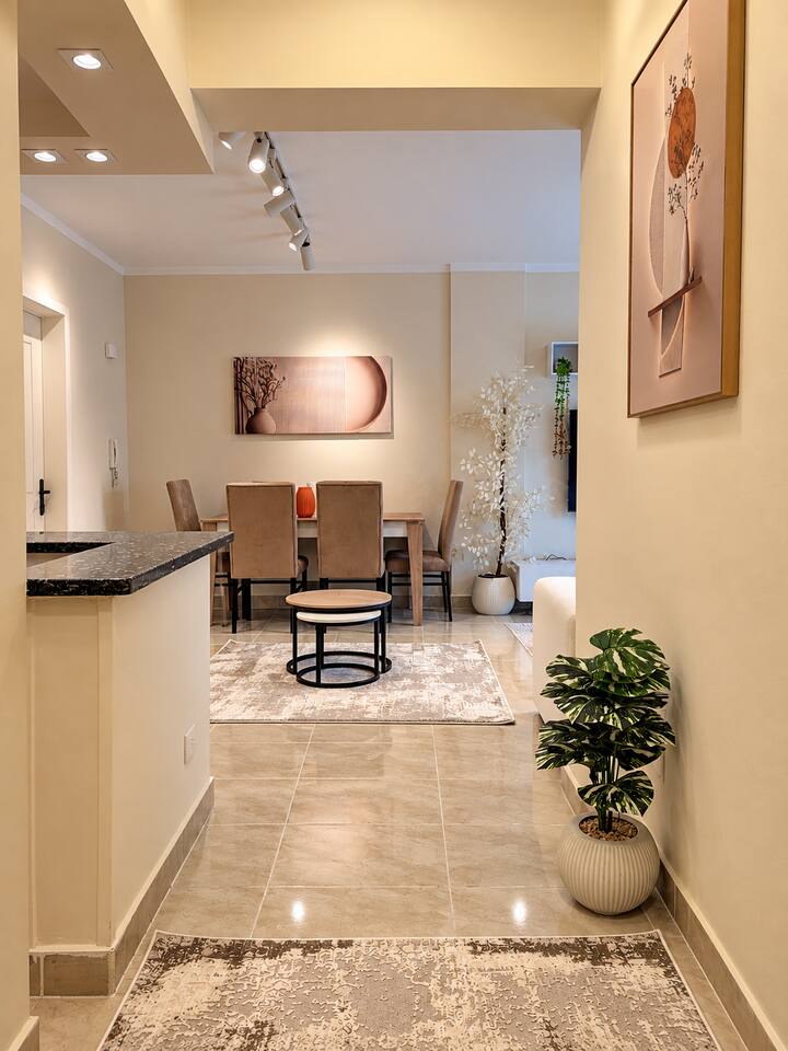 Bella 3 BDR Apartment In Rehab City: Living room