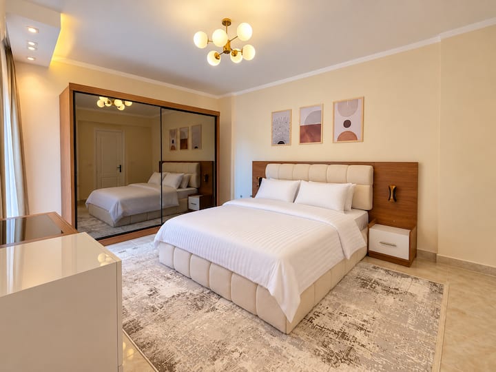 Bella 3 BDR Apartment In Rehab City: Bedroom 1