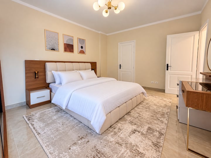Bella 3 BDR Apartment In Rehab City: Bedroom 1