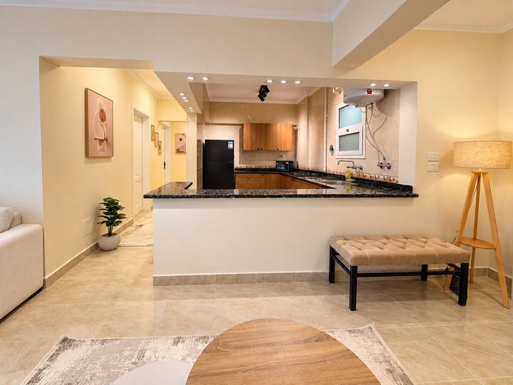 Bella 3 BDR Apartment In Rehab City: Full kitchen