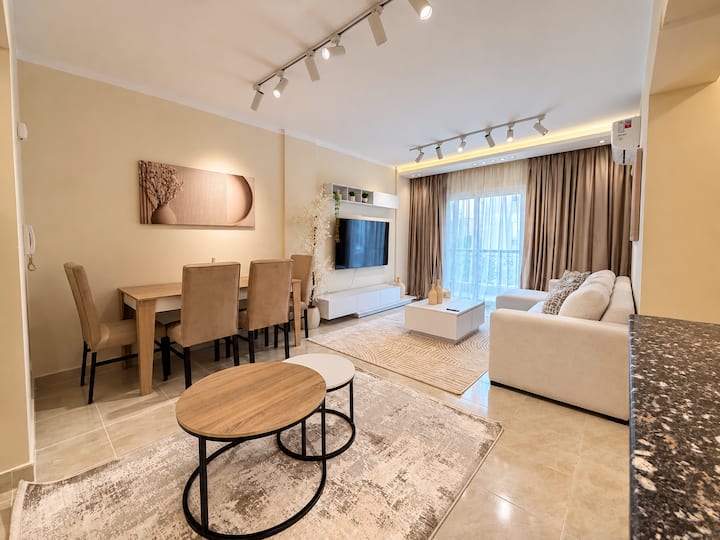 Bella 3 BDR Apartment In Rehab City: Living room