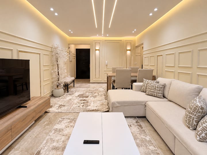 Masterpiece 2 BDR 2 Baths Rehab City: Living room