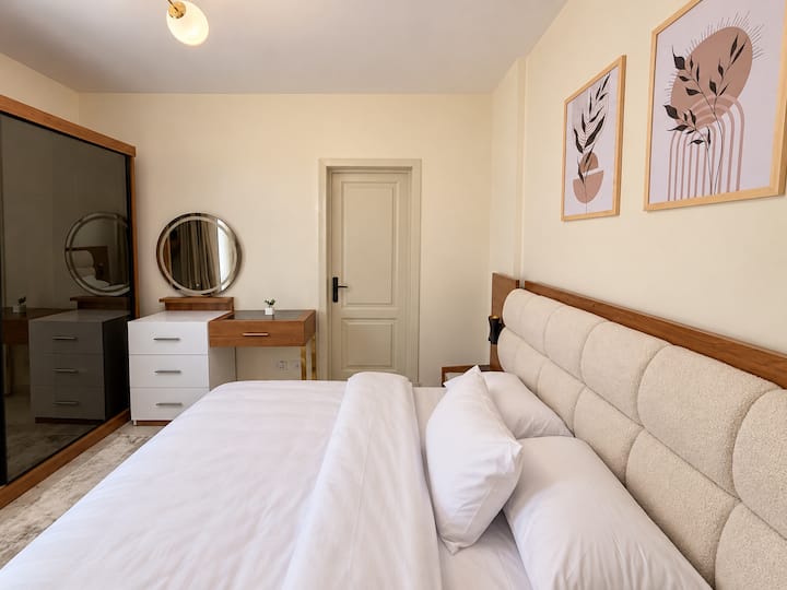 Masterpiece 2 BDR 2 Baths Rehab City: Bedroom 1