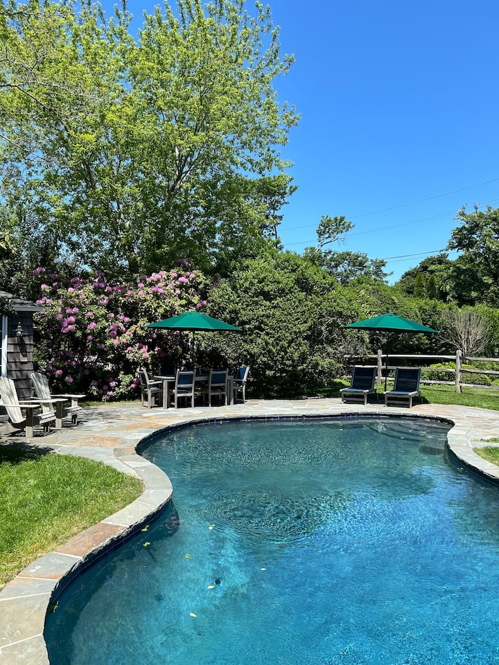 Walk to East Hampton Village & Ocean Beaches