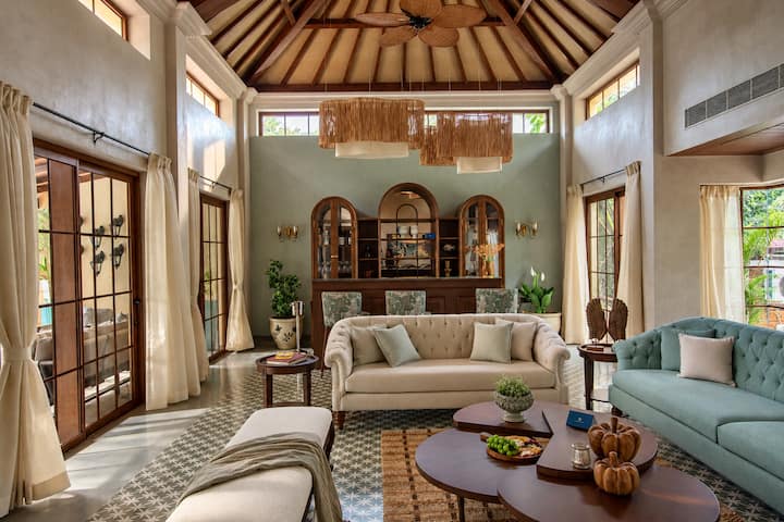 Living room image 4