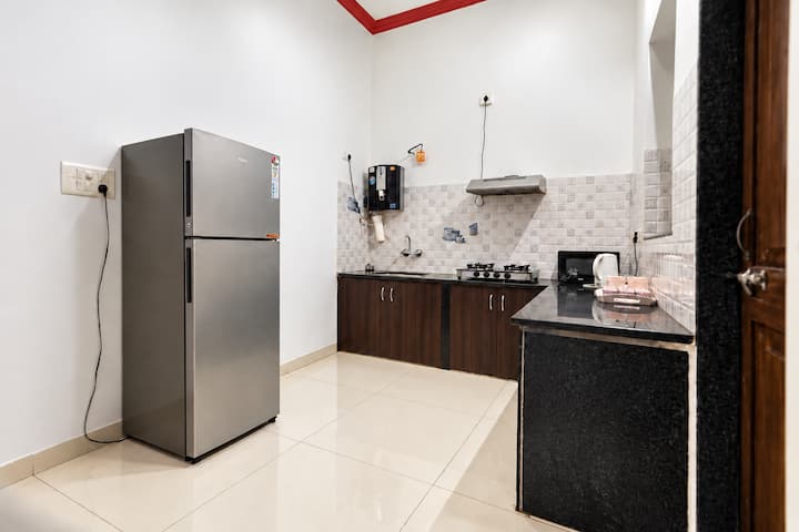 Kitchenette image 1