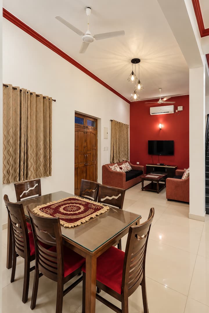 Dining area image 2