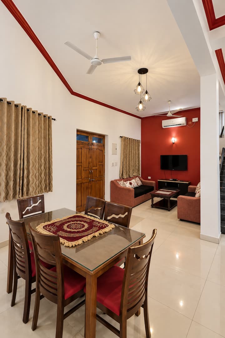 Dining area image 3