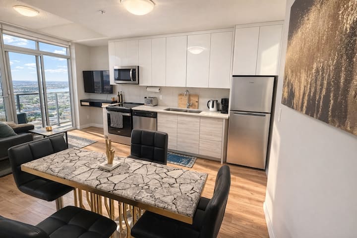 Downtown Luxurious High Rise - Free Parking & Gym - Apartments for Rent ...