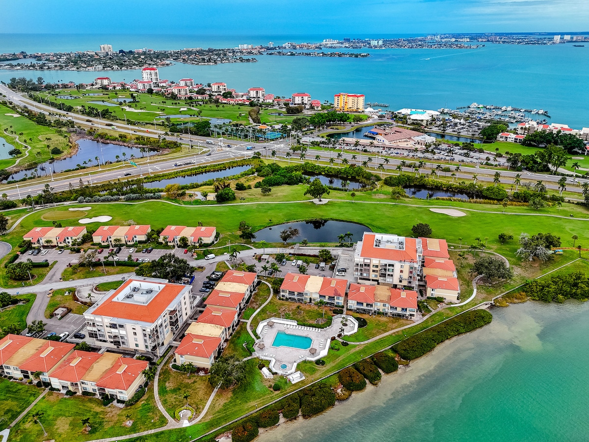 Relaxed Island Living Condo Golf Course Views - Condominiums for Rent ...