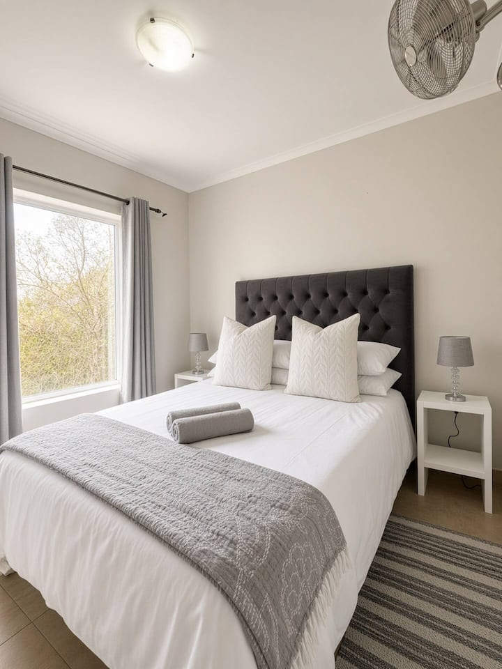 Sample Website Simple One The Heights Retreat - Houses for Rent in Port Elizabeth, Eastern Cape ...