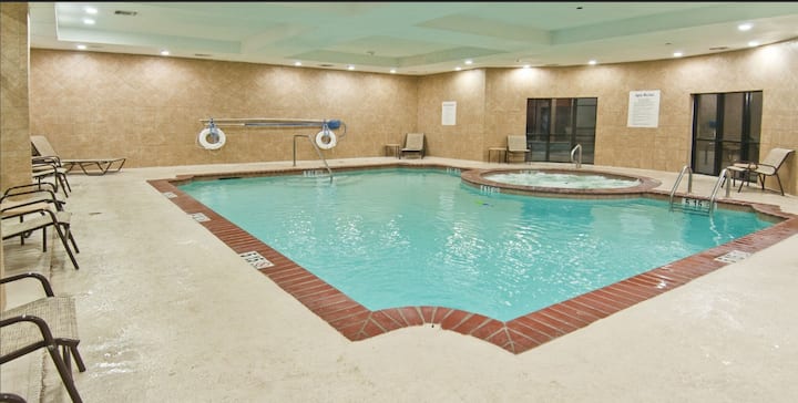 Pools Diner Close to L’Auberge Casino + Pool. Restaurant. Bar. in Lake Charles ...