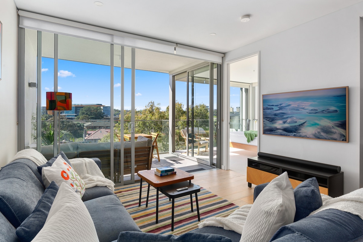 Leafy Kensington Pad—Pool, Parking & City Rail - Apartments for Rent in ...
