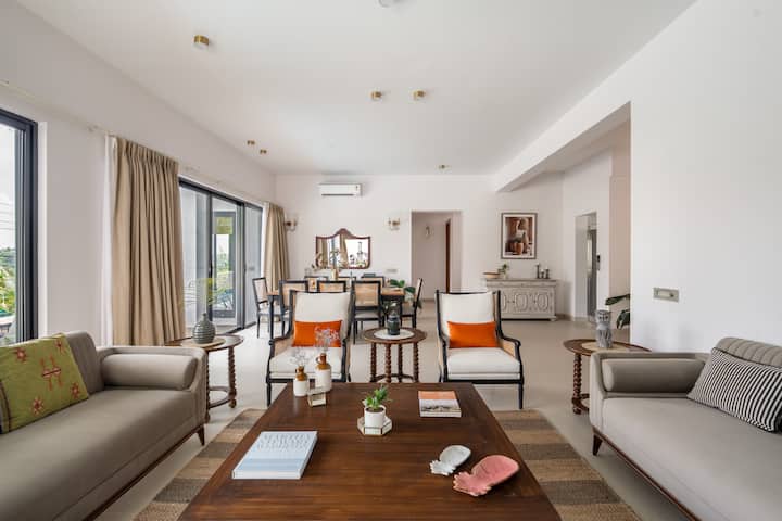 Living room image 4