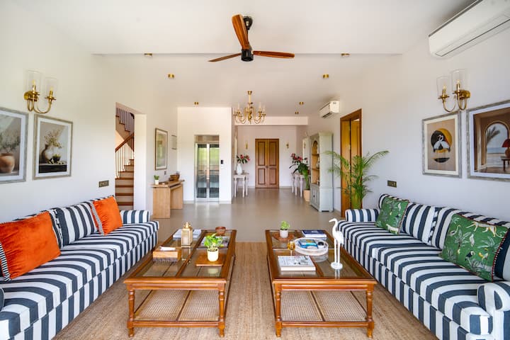 Living room image 12