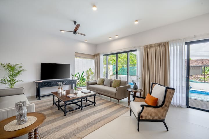 Living room image 2