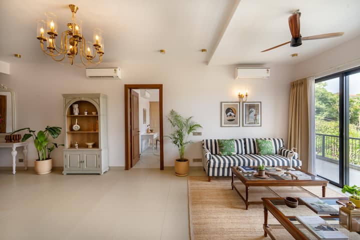 Living room image 10
