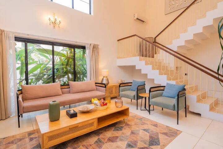 Living room image 8