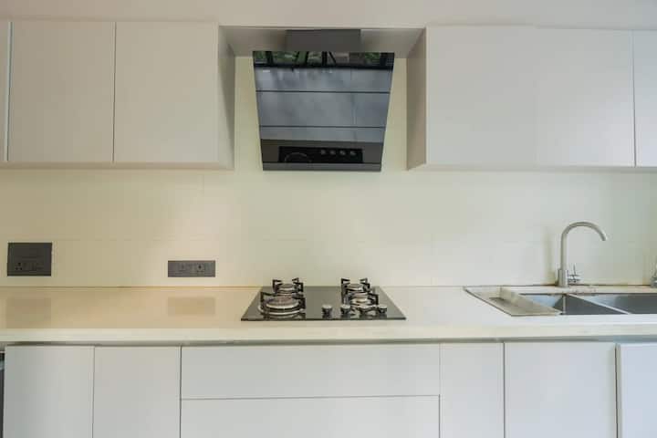 Full kitchen image 1