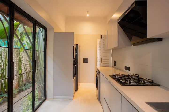 Full kitchen image 4