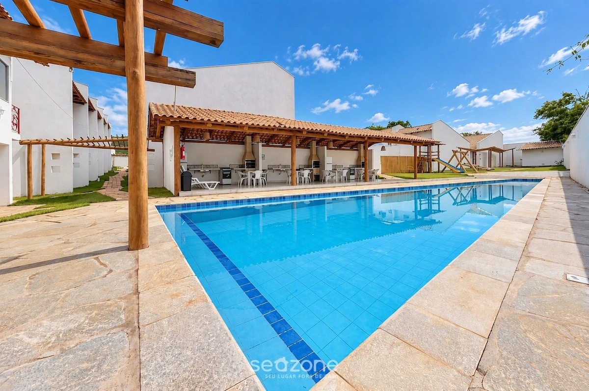 Well-located Apt. in Condo. w/ Pool QDP0007 - Apartments for Rent in ...