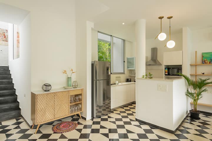 Full kitchen image 1