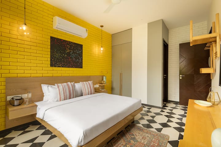 Bedroom 1 image 2