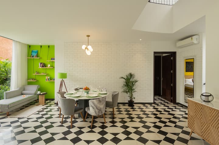 Dining area image 1