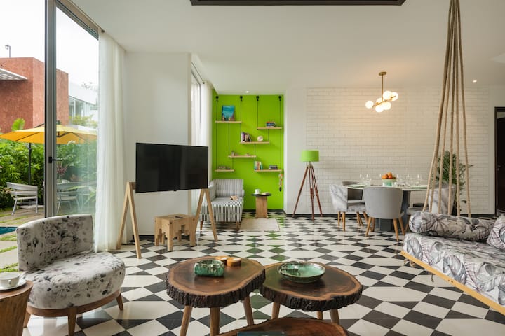 Living room image 2