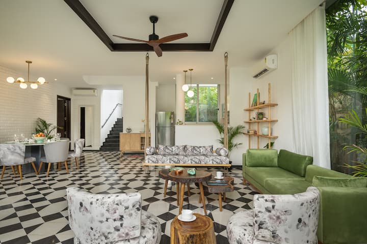 Living room image 4