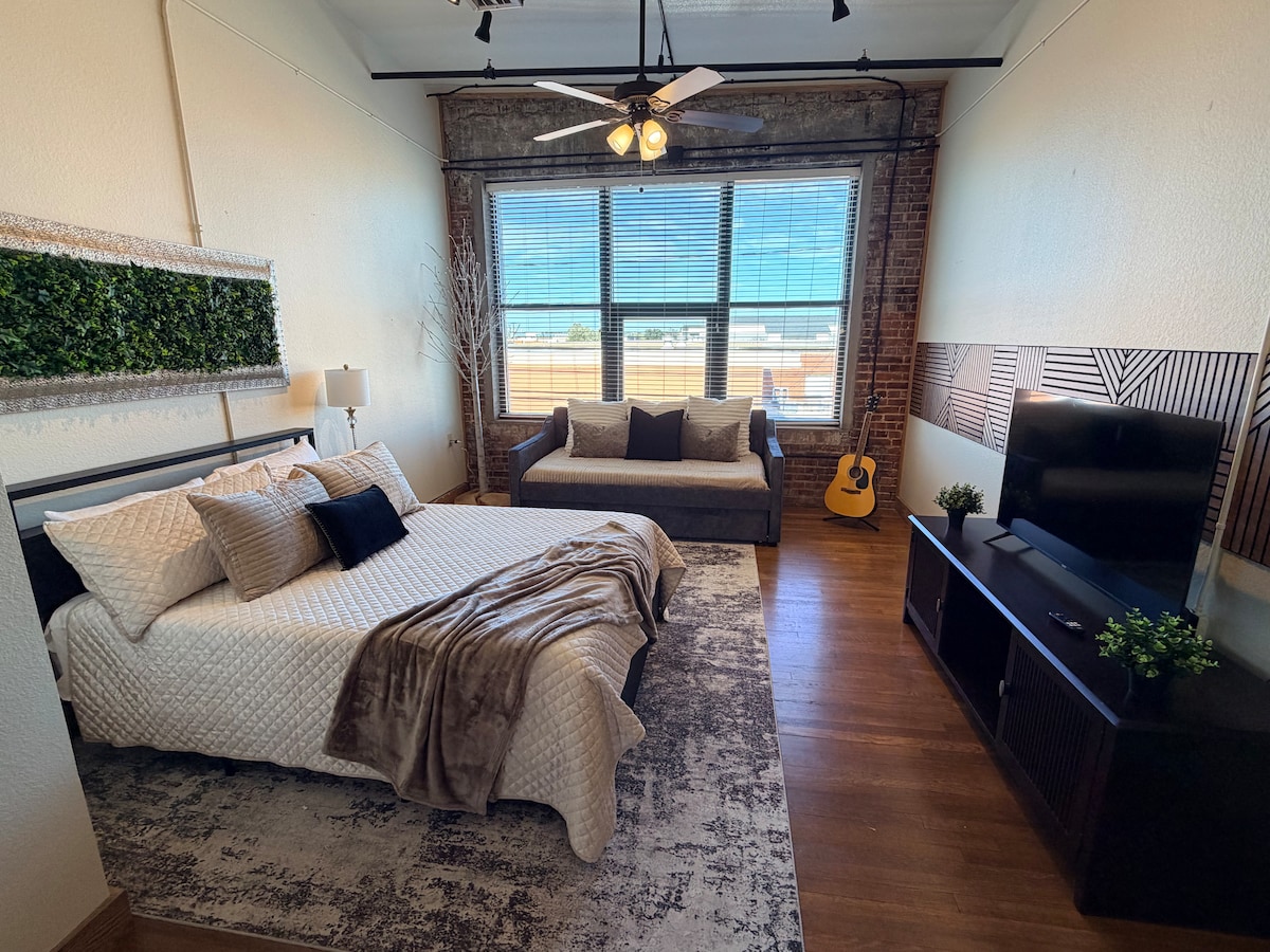 The 213 | Boutique Loft in Downtown Waco - Flats for Rent in Waco ...