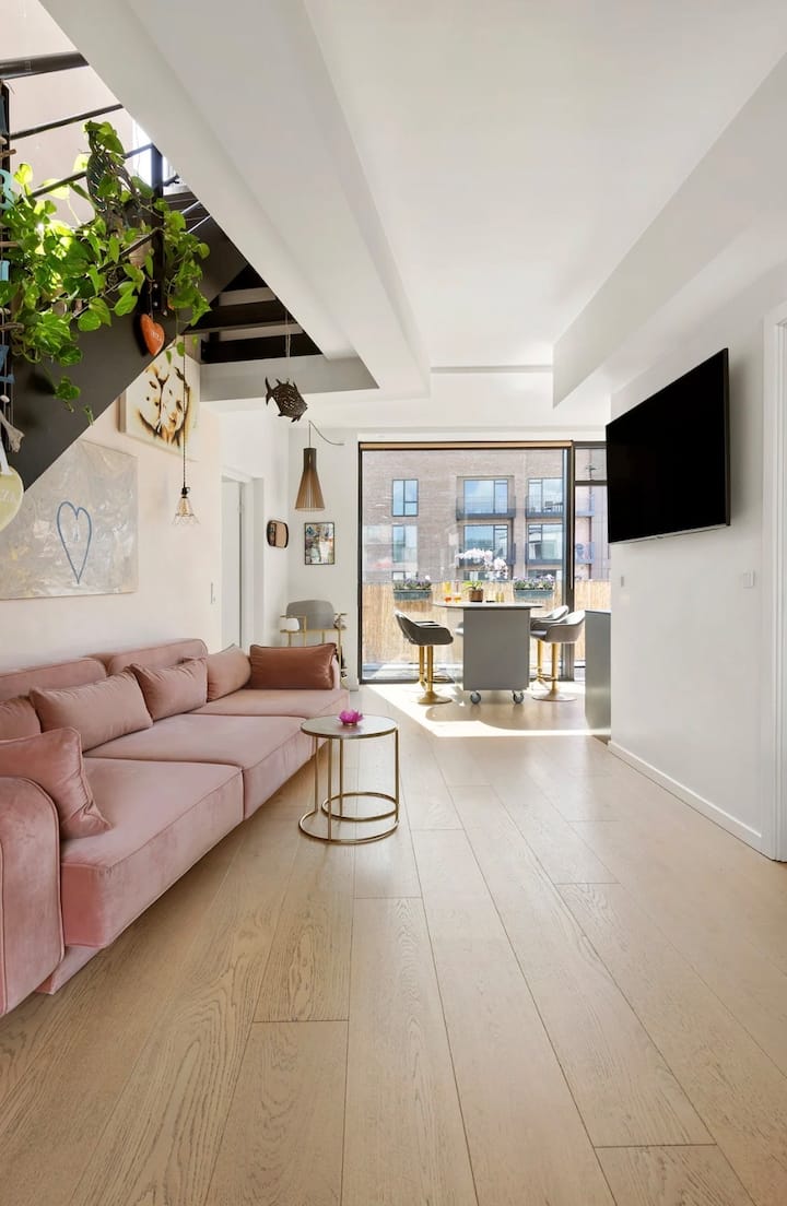 Modern Waterfront Penthouse with Private Rooftop - Apartments for Rent ...