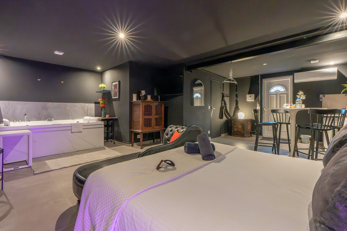 The Lovers' Cocoon Near Disney (Bonbon) - Apartments for Rent in Esbly ...