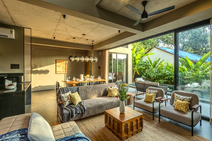 Living room image 1