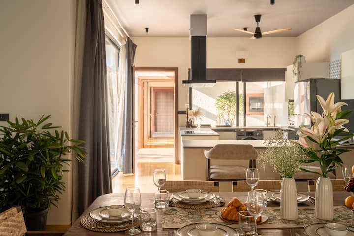 Dining area image 3