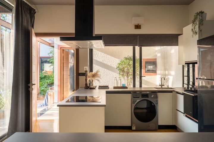 Full kitchen image 1