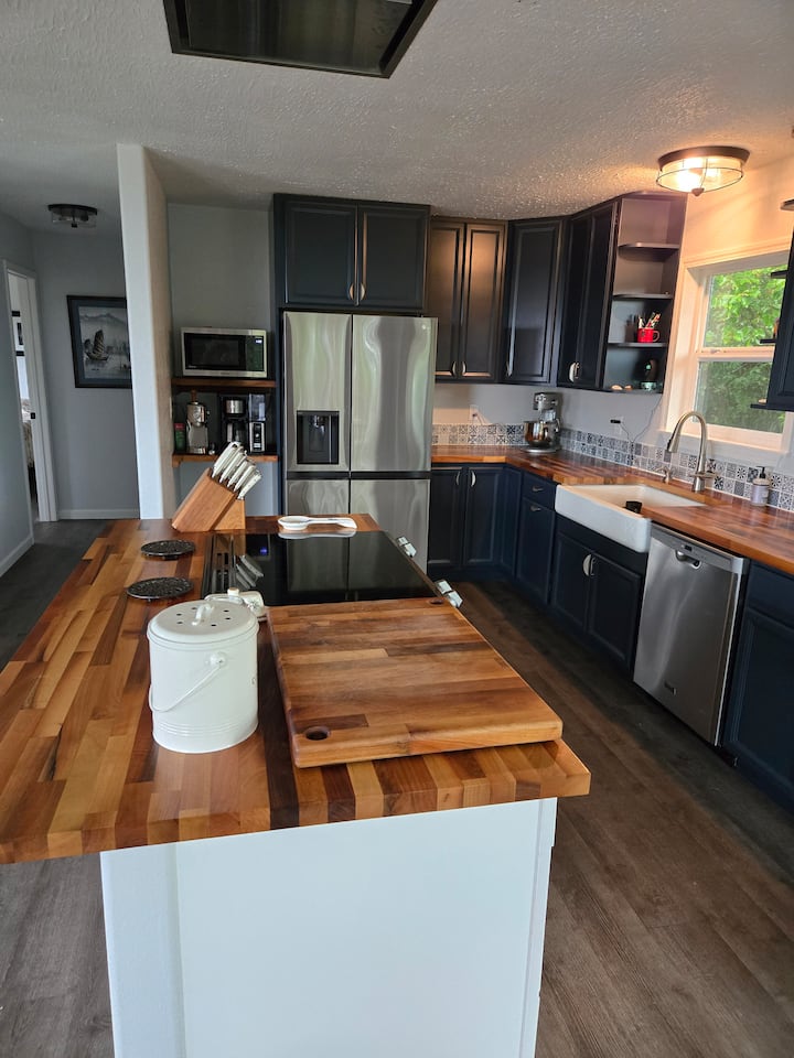 Volcano Vista Estates - Houses for Rent in Homer, Alaska, United States ...