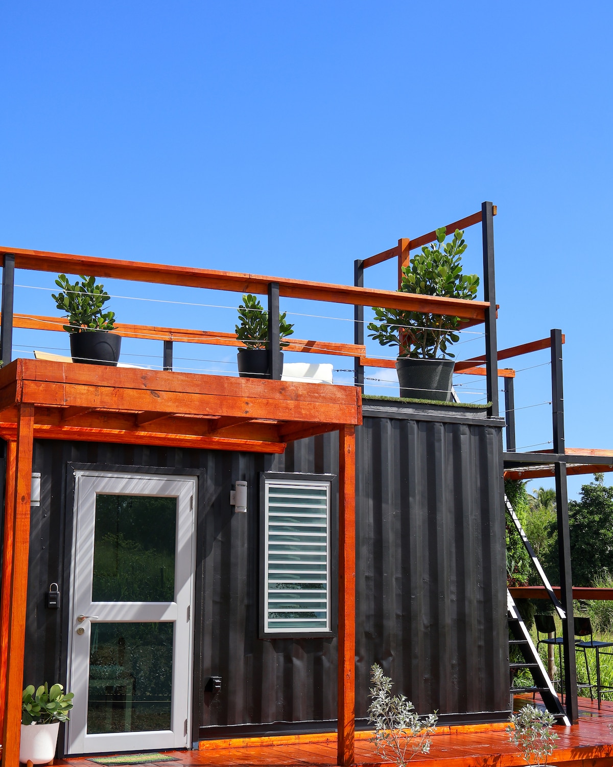 Ocaso Breeze - Shipping containers zur Miete in Barceloneta ...