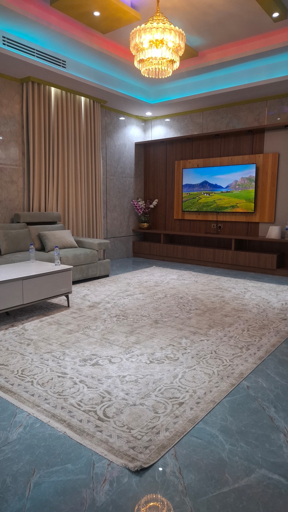 Luxury villa floor with beautiful blacony - Houses for Rent in Ajman ...
