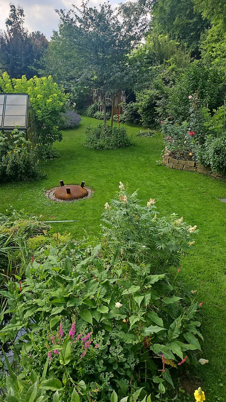 The Roum Guest room close to the city on the Ruhr Valley Cycling Path - Houses ...